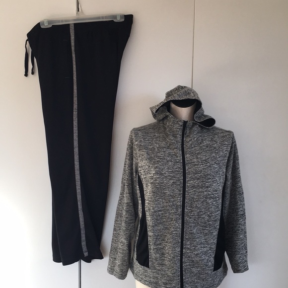 Like New 2-piece Petite Sweatsuit - Picture 4 of 5